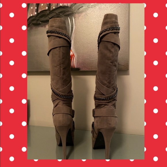 Belted & Chain Stiletto Suede Boot 👢 - Picture 4 of 16